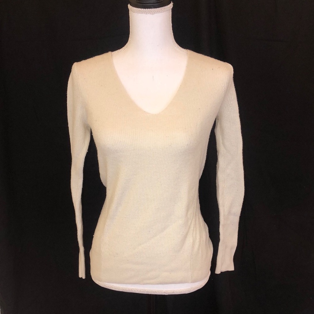 Banana Republic white, ridged long sleeve